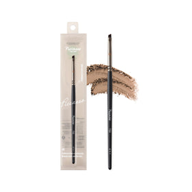 Piccasso 722 angled eyeliner brush close-up for precise line control and smooth application.