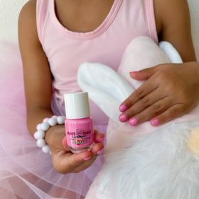 Sparkle shot highlights playful finish with Piggy Paint.