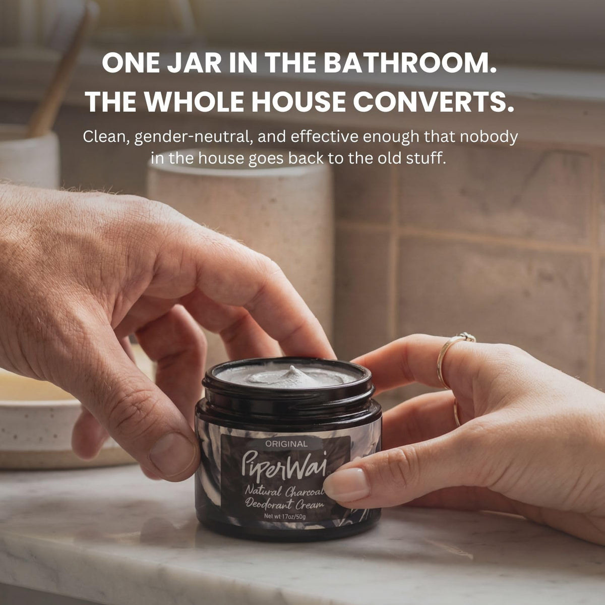 Herbal-scented formula providing a gentle fragrance for daily wear.