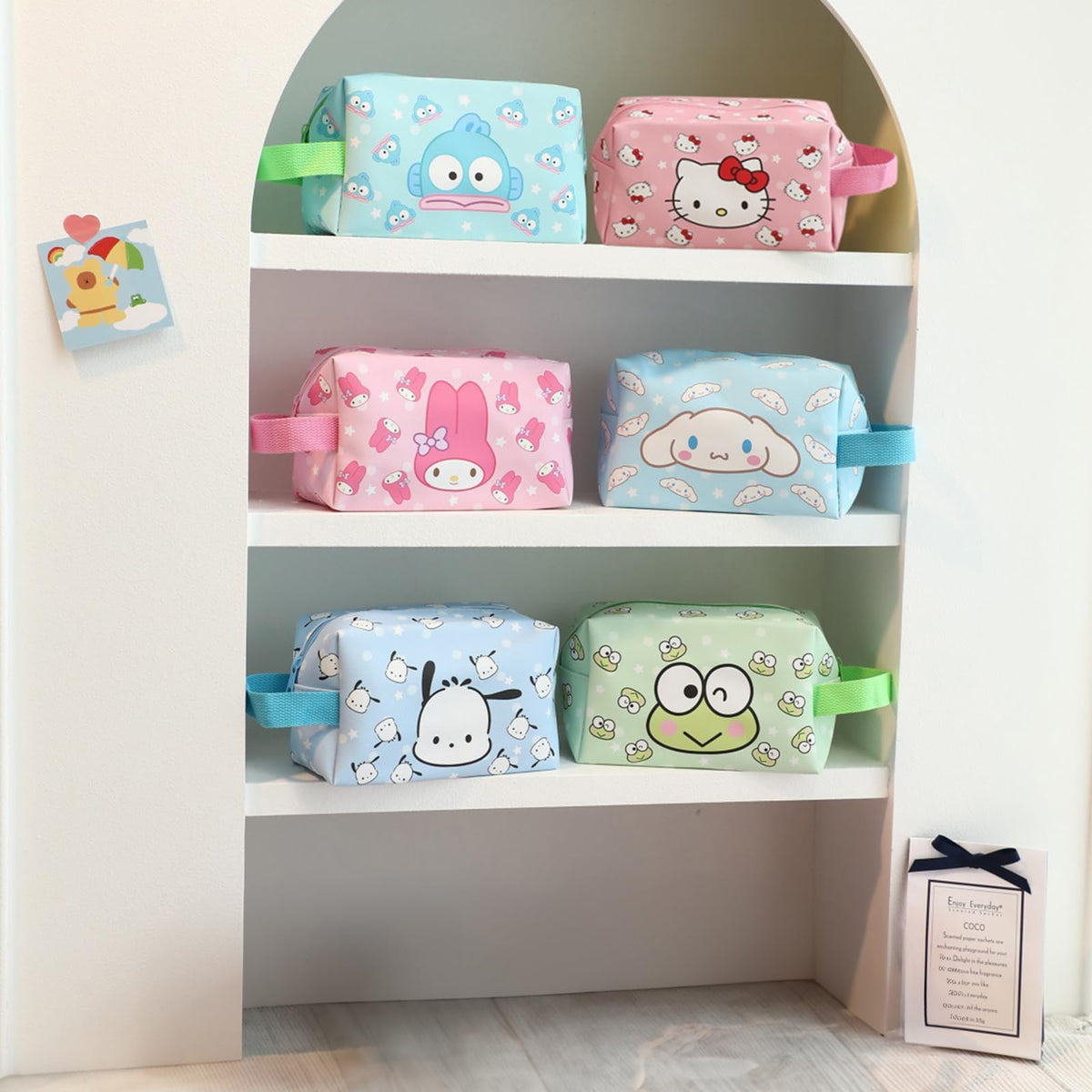 Piurlzw cartoon-pattern bag adds playful charm to daily routine