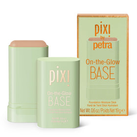 Pixi On-the-Glow Base cap close-up shows creamy hydration for a natural glow