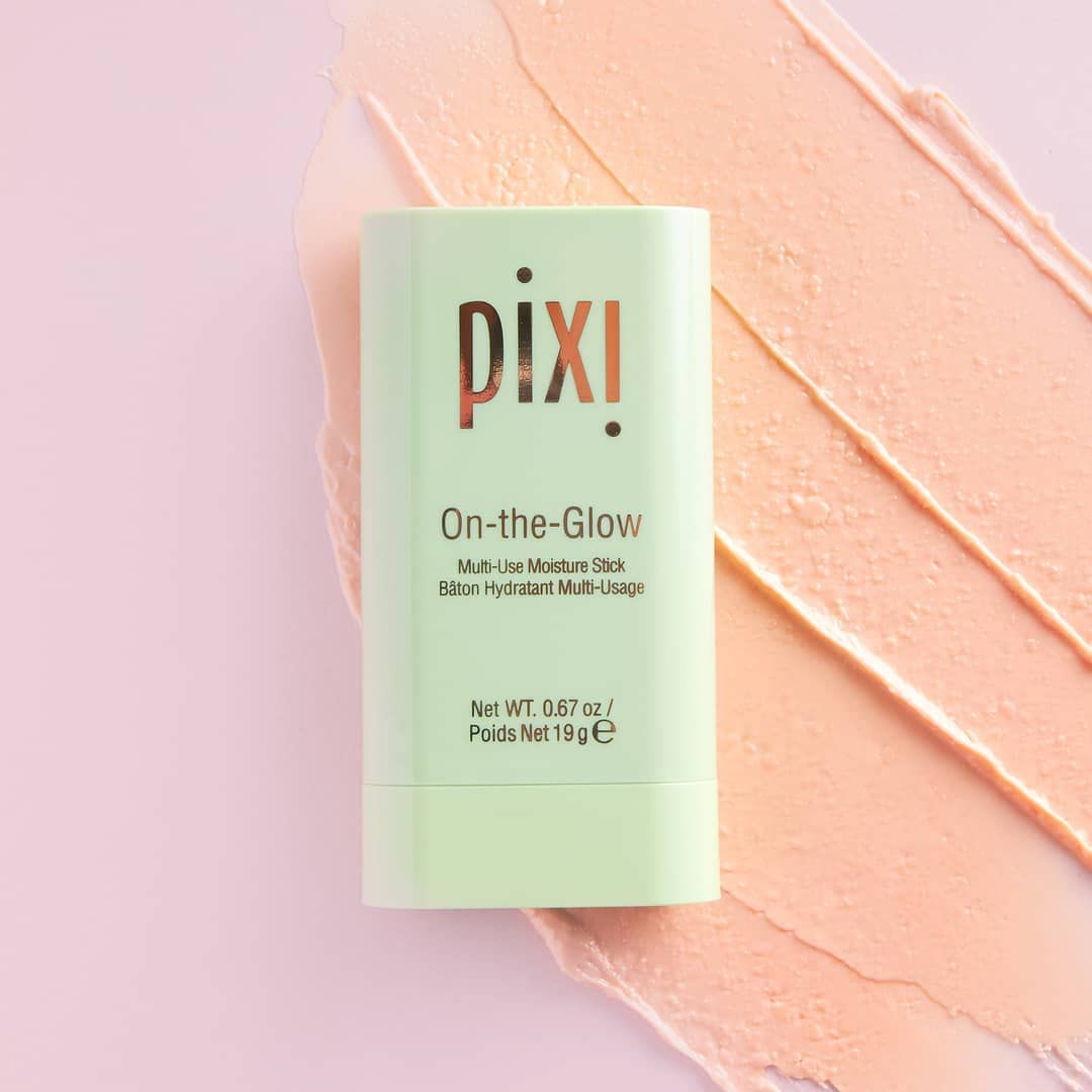 Pixi On-The-Glow closeup shows colourless formula restoring moisture without pigment.