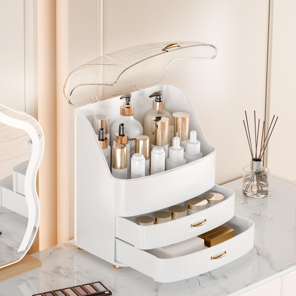 Plukers organizer features non-slip base to protect delicate surfaces