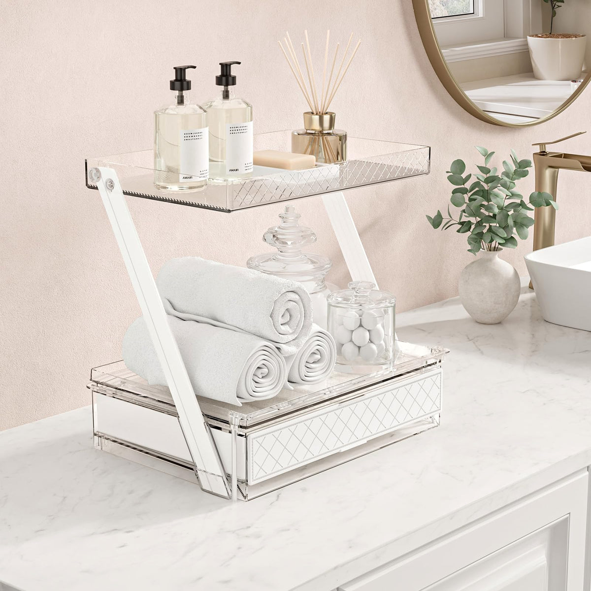 Pomohome transparent acrylic shows cosmetics at a glance.