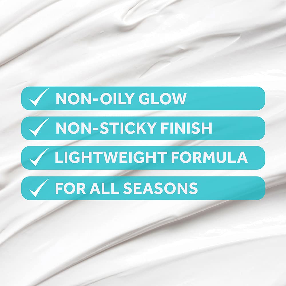POND'S Light Moisturiser texture spread demonstrates quick absorption and light hydration.