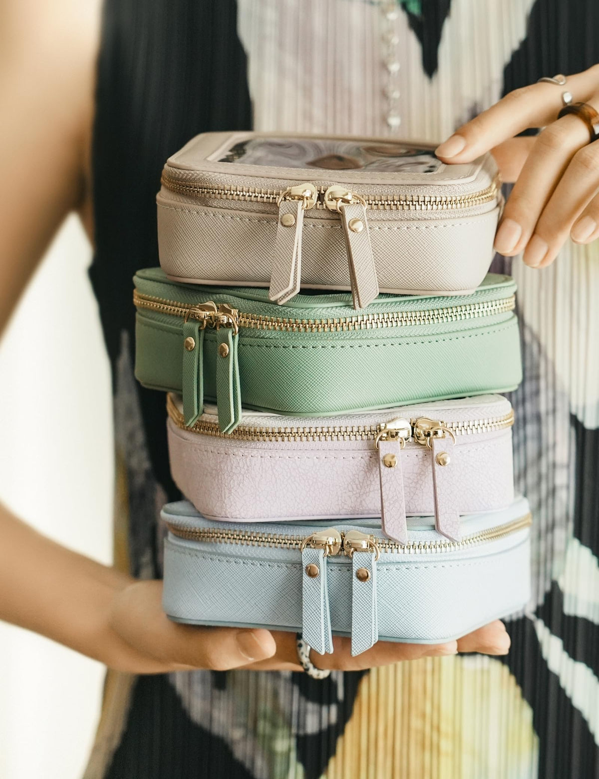 Popvibe Compact organizer suited for car trips and daily errands