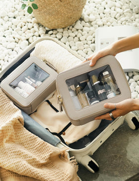 Popvibe Easy-clean damp-wipe capability illustrates simple maintenance during trips.