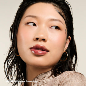 POUND CAKE Cake Theory glossy application delivering radiant shine