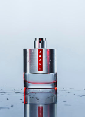 Prada Luna Rossa cap detail highlights premium finish for everyday elegance.