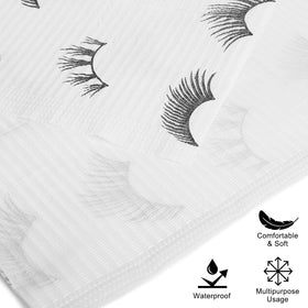 PRASNE disposable bibs in sealed package ensuring cleanliness.