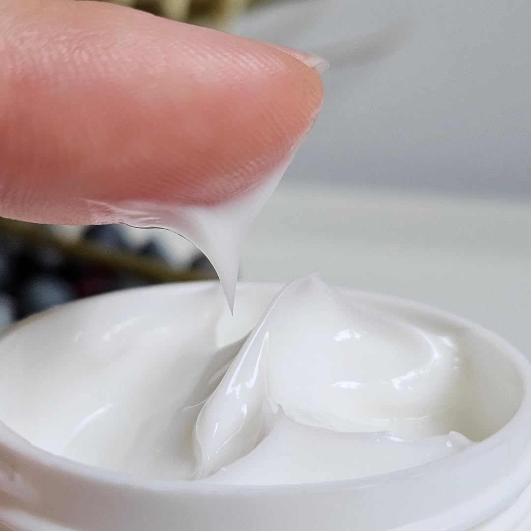 Prime Prometics PrimeEyes Hydrate near the eye area addressing dryness potential.