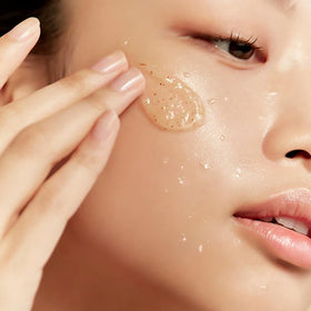Primera PRMR Organic Peel Foam texture close-up highlights soothing formulation.