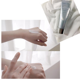 Priming Water hyaluronic acid glow shot suggests improved skin elasticity.