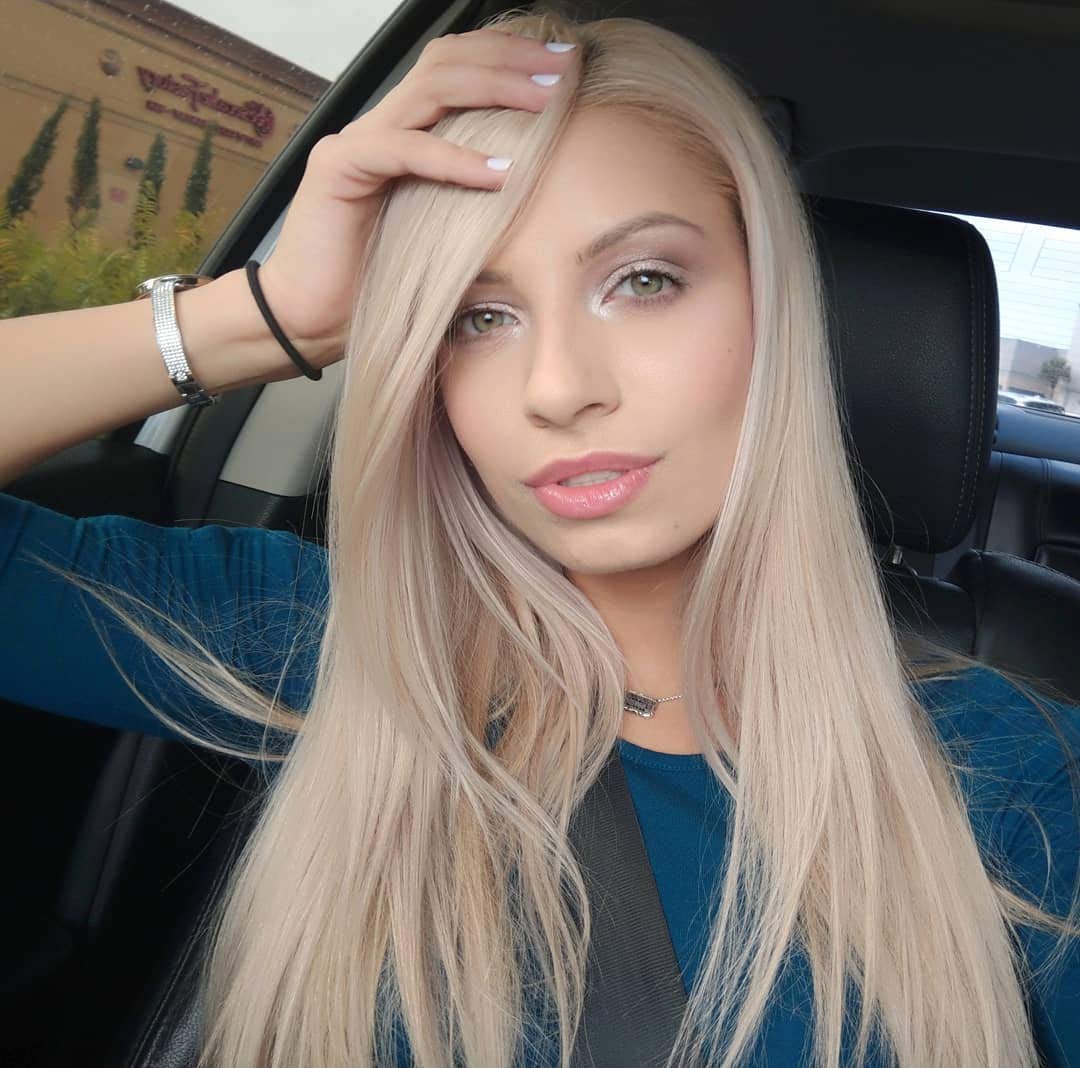 Color-treated hair with Prismax Nutritivo formula and packaging