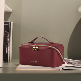 Prite bag with soft-grip handle adds comfort for daily use.