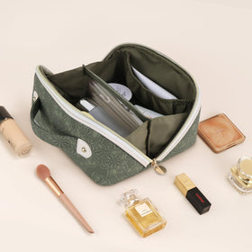 Prite padded interior protection; shields delicate items from bumps