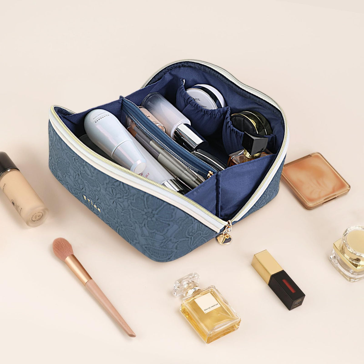 Prite makeup bag soft-grip handle shown for comfortable carrying