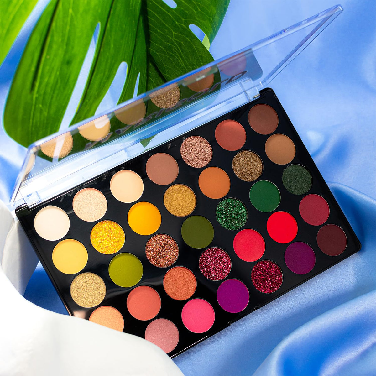 Profusion Marigold palette being used to create a look demonstration.