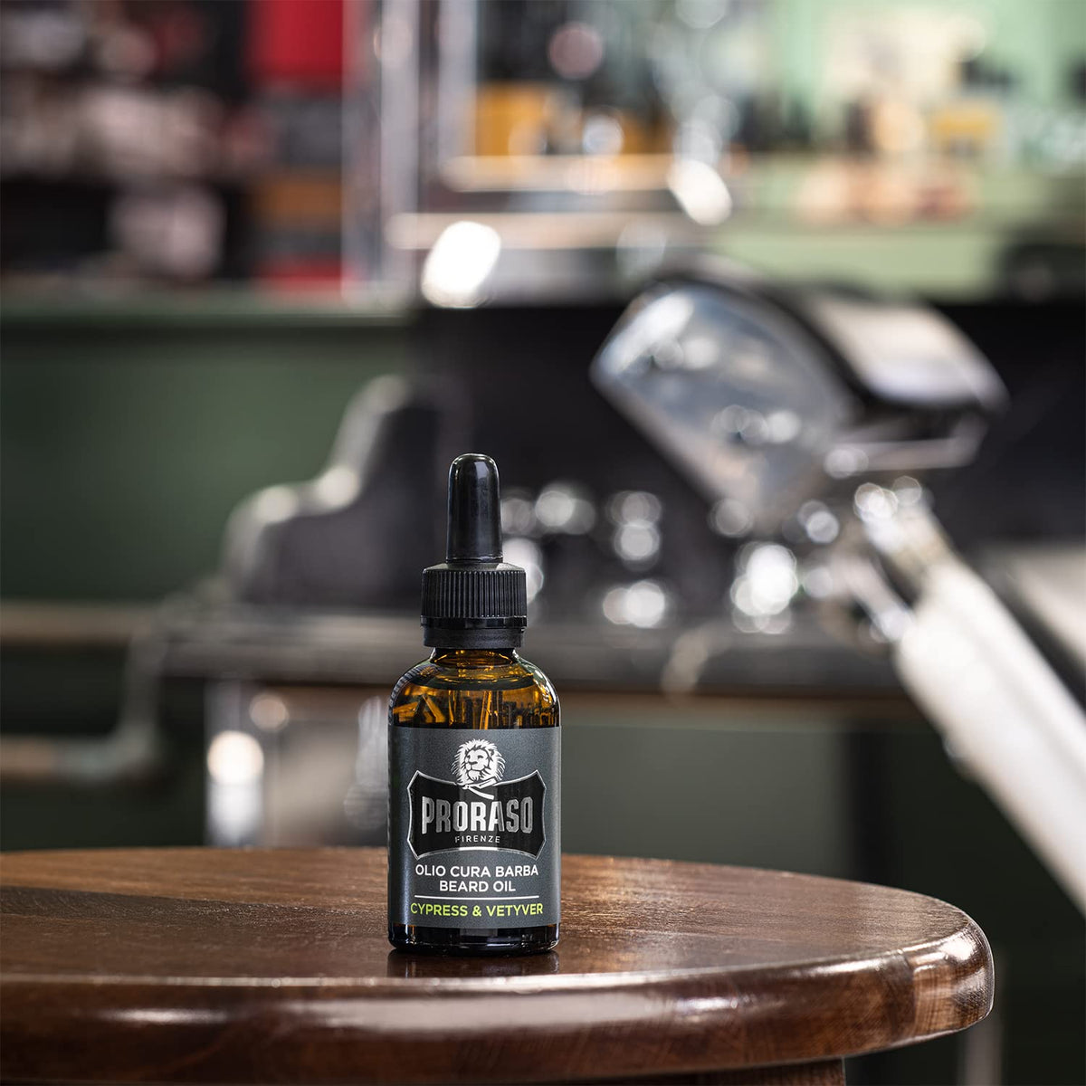Proraso oil drop on beard hairs showing shine and tame flyaways.