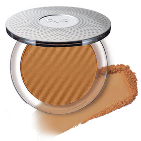 PÜR MINERALS PUR Beauty 4-in-1 powder compact for lightweight coverage and SPF 15.