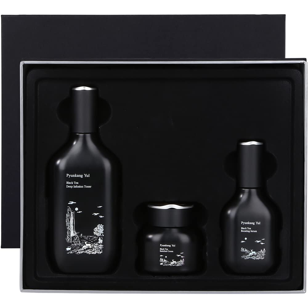 Pyunkang Yul PKY Black Tea Toner 130ml bottle close-up, hydrating daily refreshment.