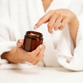 Qeirudu travel-sized jar with screw-on lid ideal for on-the-go.