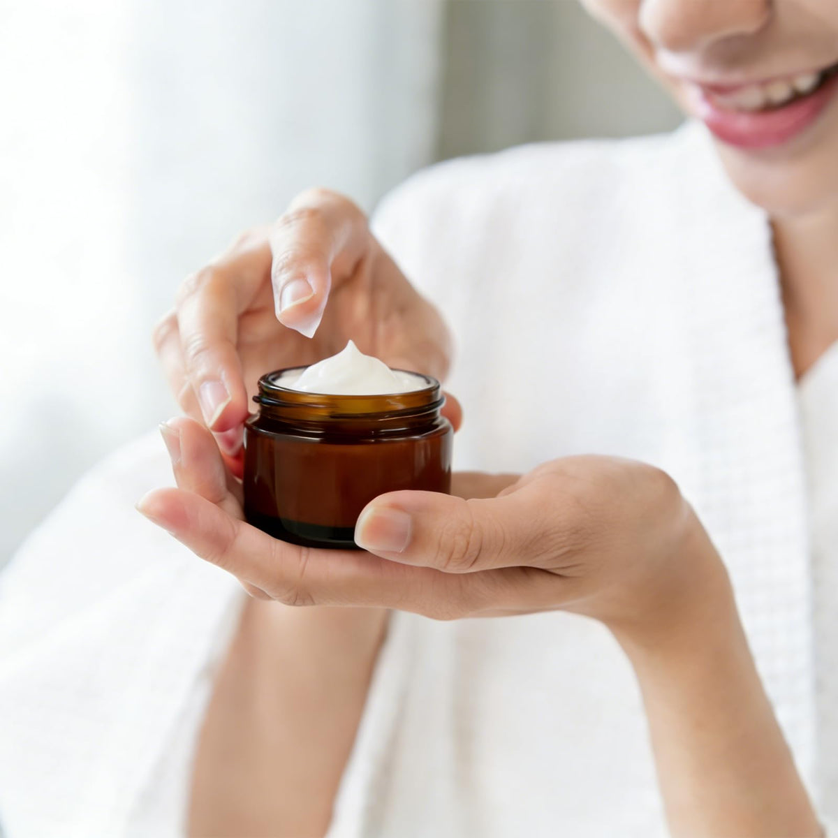 Qeirudu travel-ready 2oz jar for lotions and creams