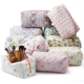 Qinyoung floral-quilted-makeup-bag-set-7 lightweight and breathable for daily carry.