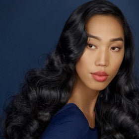 Lightweight formula seals moisture without weighing hair down.