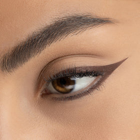 Radiant Professional Eyeliner Chocolate 03 swatches reveal rich pigment for versatile looks.