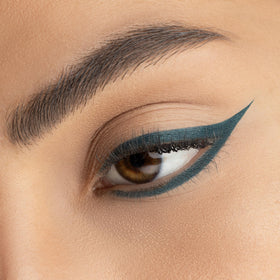Radiant Professional Eyeliner Green swatches display rich color and durability.