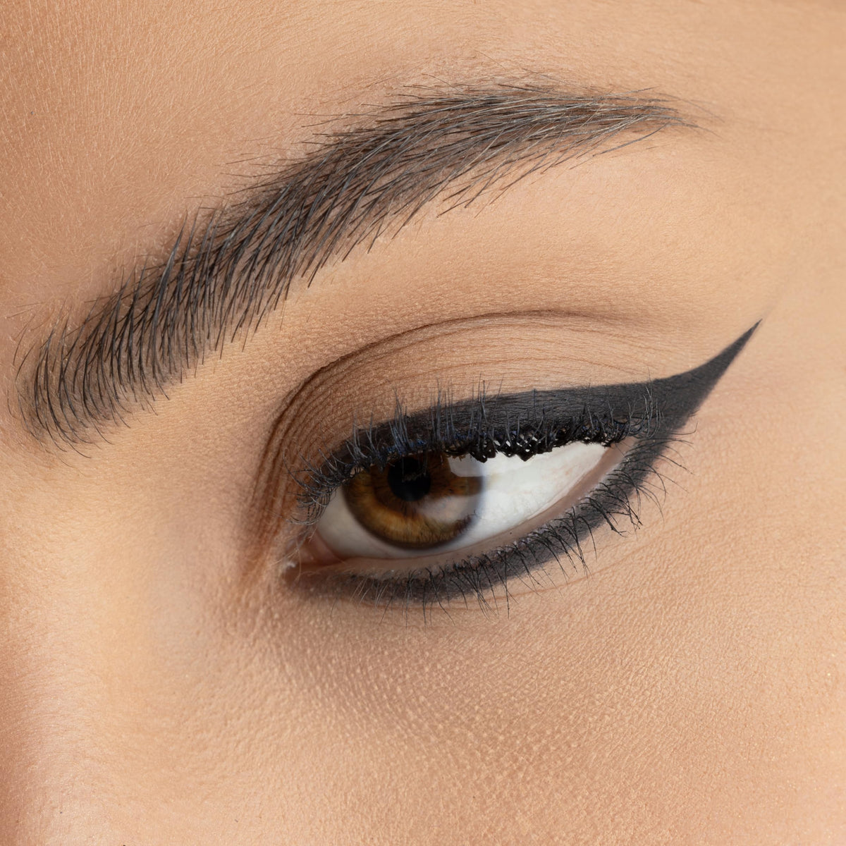 Radiant Professional Waterproof Eyeliner Pencil close-up shows smudge-proof performance for all-day wear.