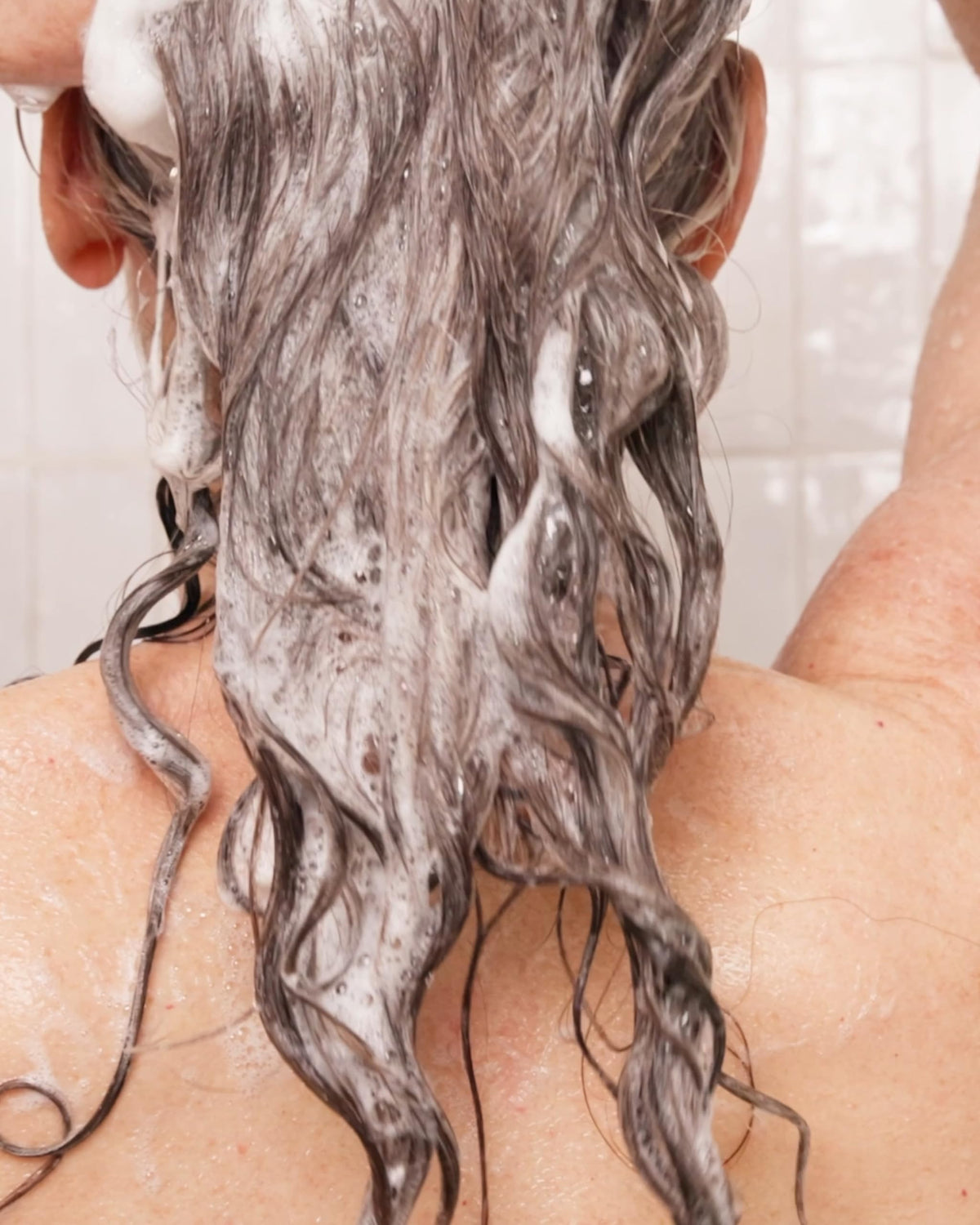 Rahua Hydration Shampoo lather captures rich cleansing with tropical mango aroma