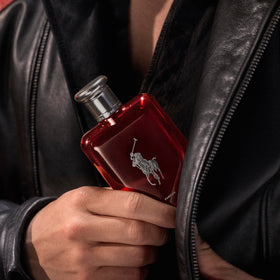Ralph Lauren Polo Red amber-juice shows rich color and seductive mood for evenings.