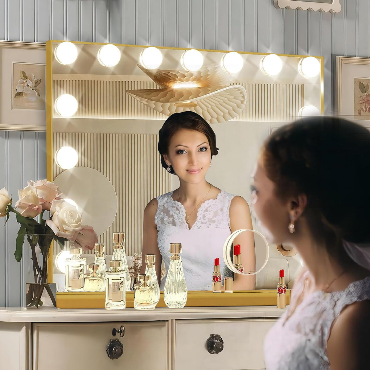 Ratsamee vanity mirror USB-C port enables easy device charging during makeup