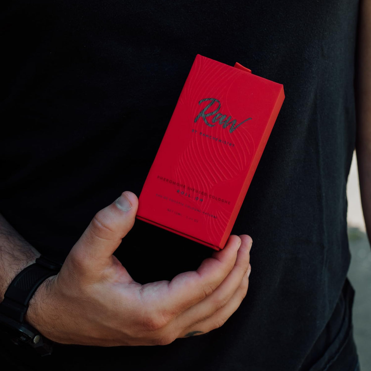 RawChemistry mid notes of pink pepper, geranium, vetiver, lavender for depth.