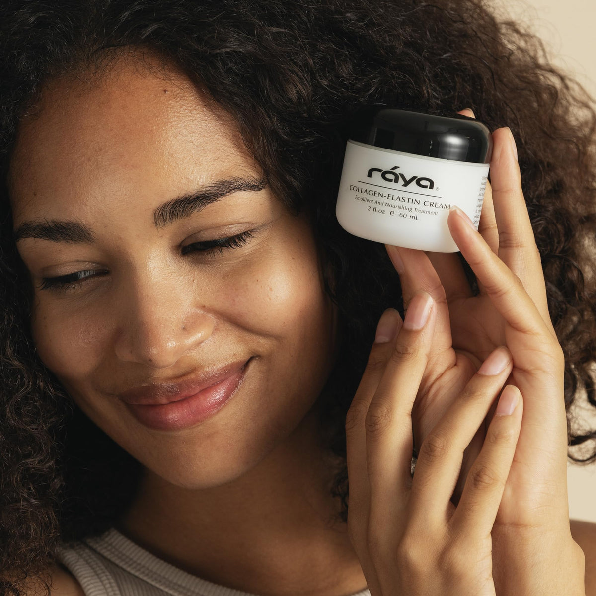 Raya Collagen-Elastin Cream aloe-ginseng ingredient focus provides soothing comfort during routines