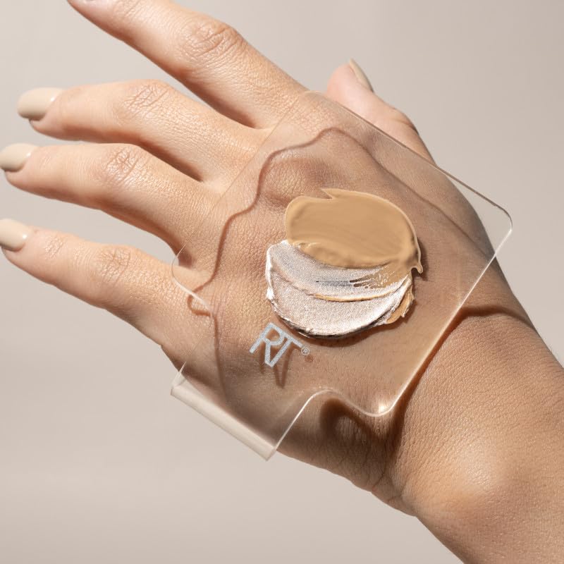 Real Techniques New Nudes beige packaging highlights the nude aesthetic and quality.