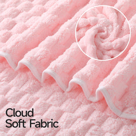REDKISS machine-washable towel on cold cycle; tumble dry safe.