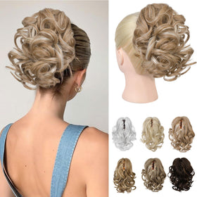 REECHO 9-inch short ponytail extension in honey blonde with highlights for lightweight fullness.