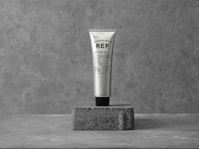 Reference of Sweden REF Sculpting Gel close-up bottle detail