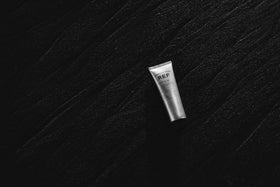 Reference of Sweden REF Sculpting Gel during styling session