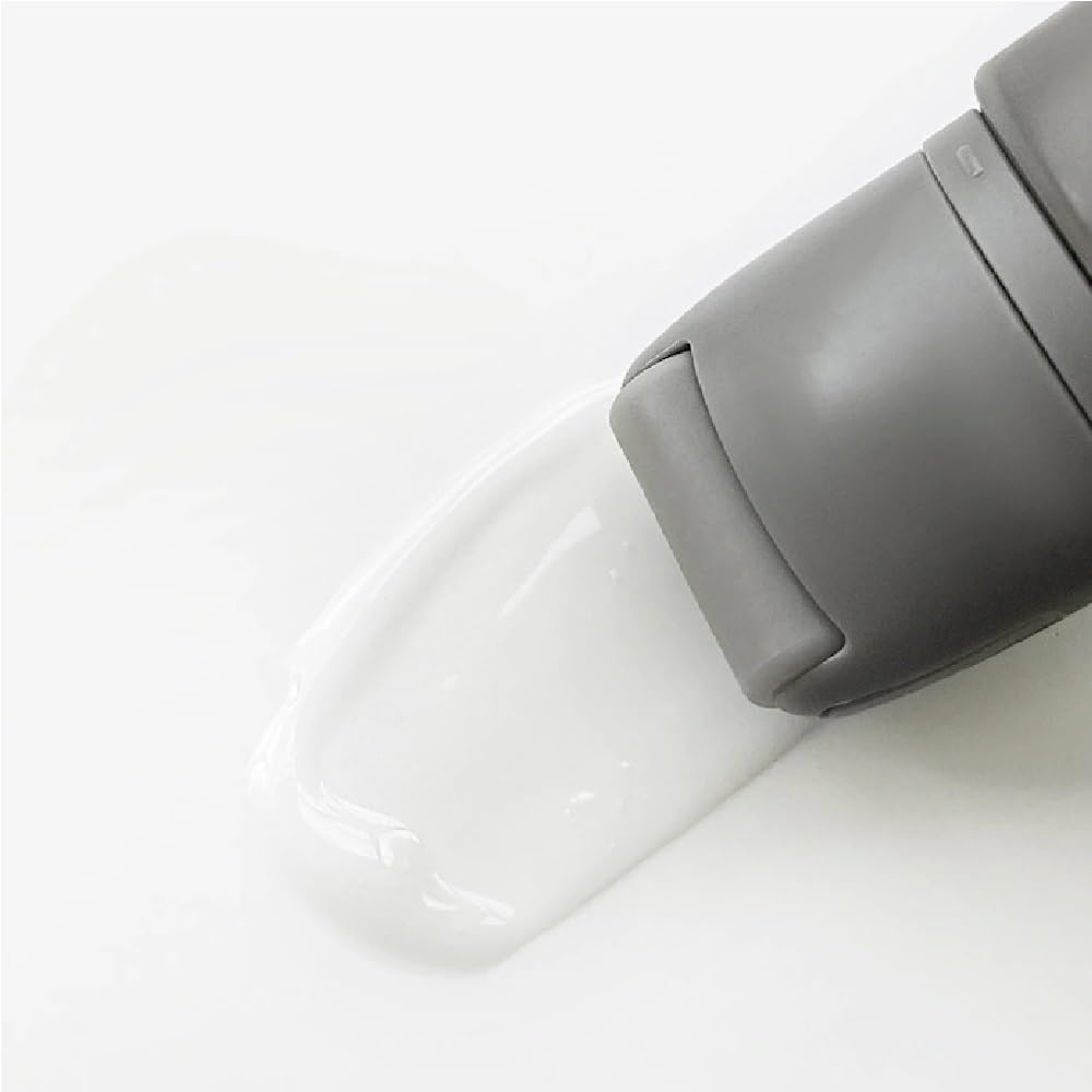 REFY Niacinamide Hydration Serum texture highlights brighter skin and smoother tone