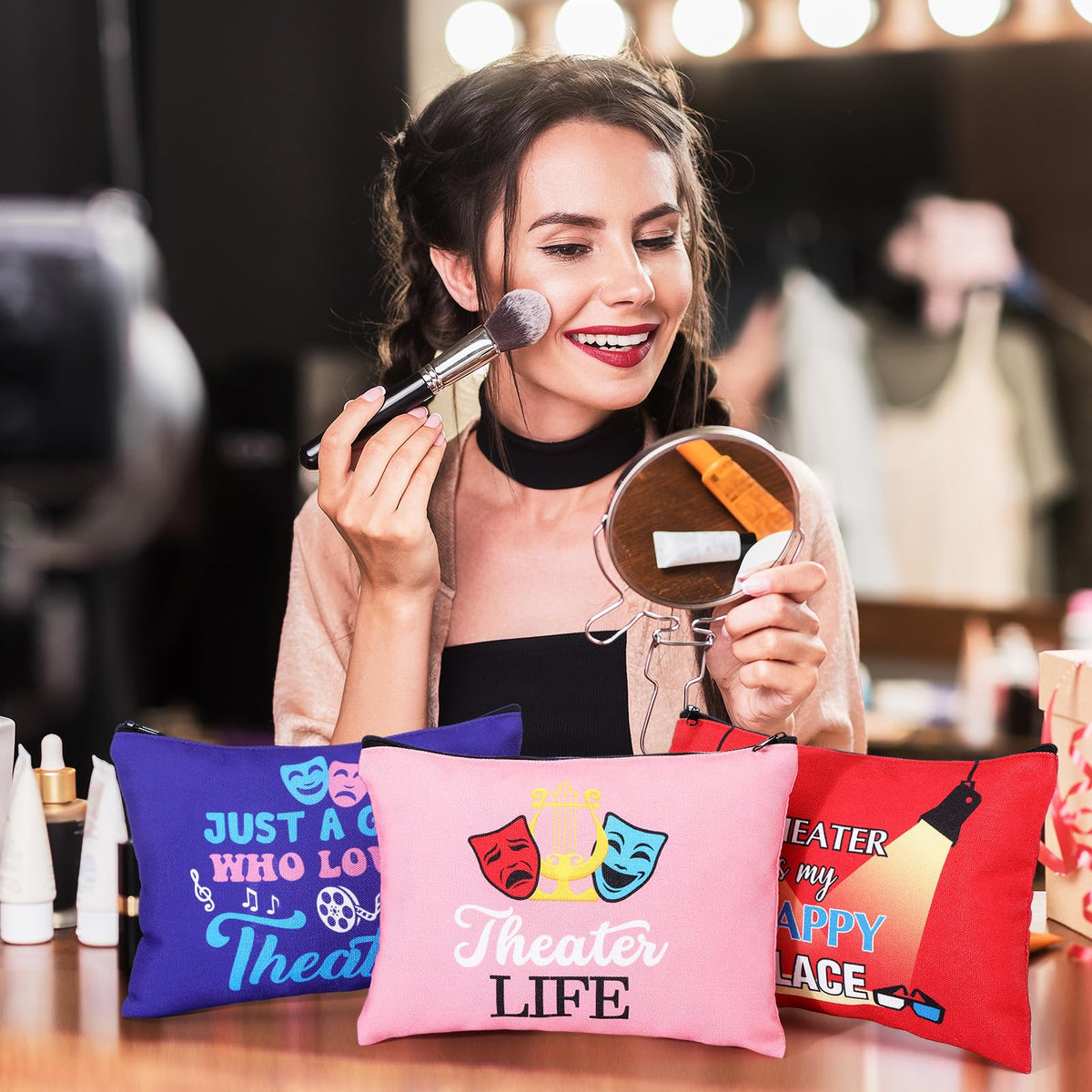 Reginary canvas makeup bag with zipper keeps cosmetics secure during travel.