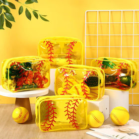 Reginary softball bags feature a sporty design that boosts team spirit.