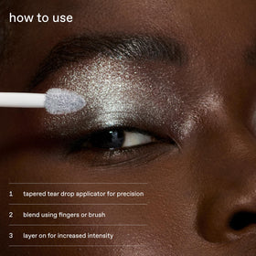 r.e.m. beauty Starlet Lustrous Eyeshadow Comet waterproof finish stays put