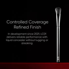 rephr LC 01 Concealer Brush supports precise control during liquid concealer use