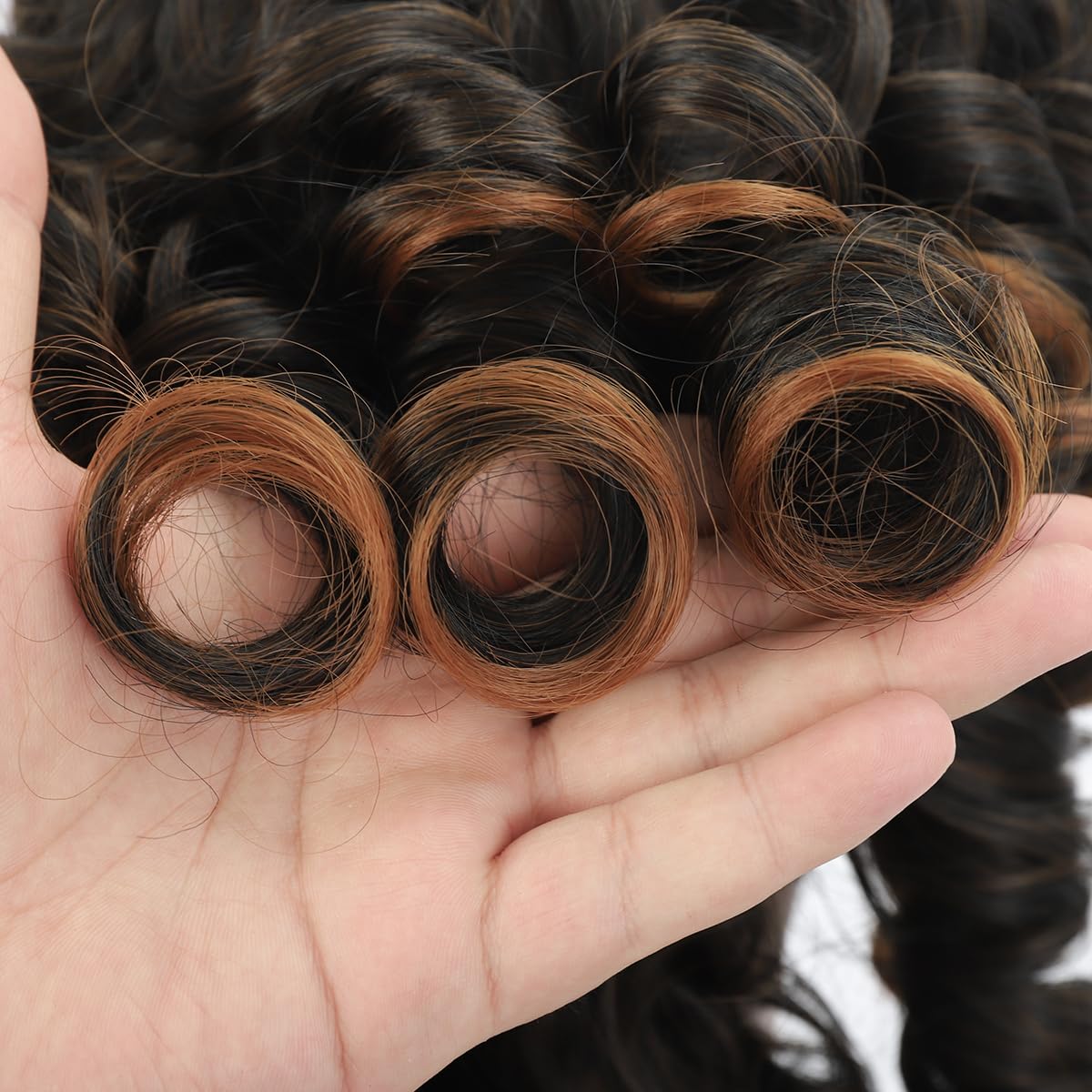 Retoleca adjustable-cap wig detail ensures a secure, comfortable fit.
