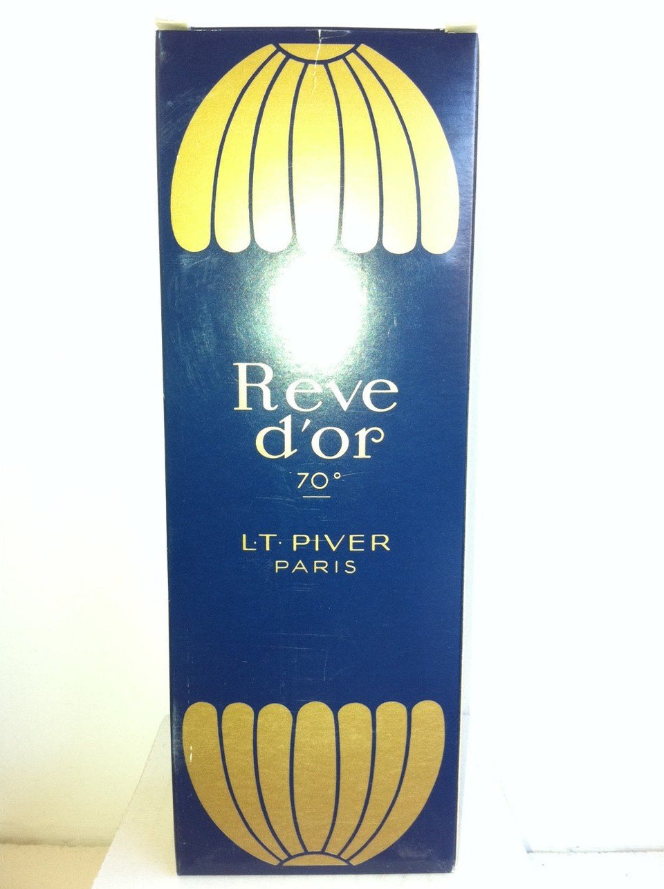 REVEMCN Reve D'or bottle front view, ideal for everyday wear and effortless re-spritzes