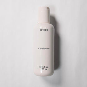 REVERIE Nourishing Conditioner babassu oil ingredient supports gentle hydration.
